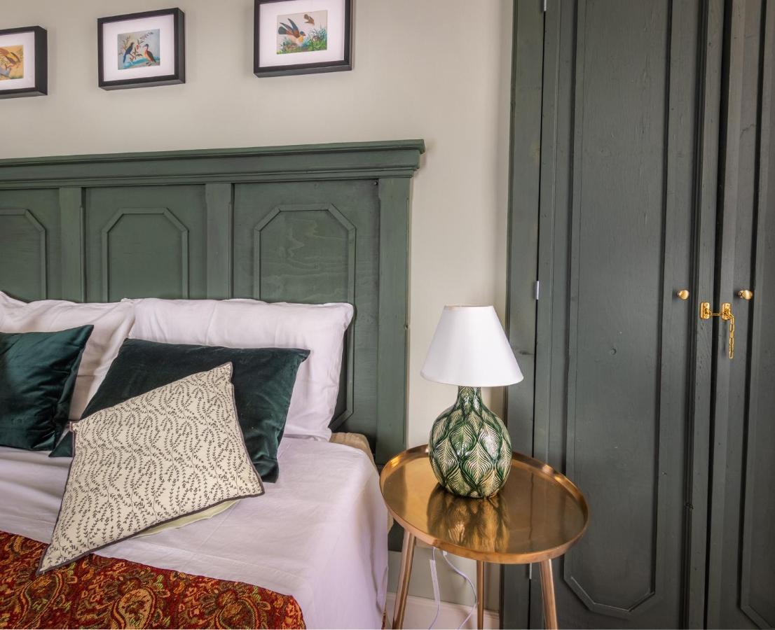 Donna Maddalena Bed & Breakfast *