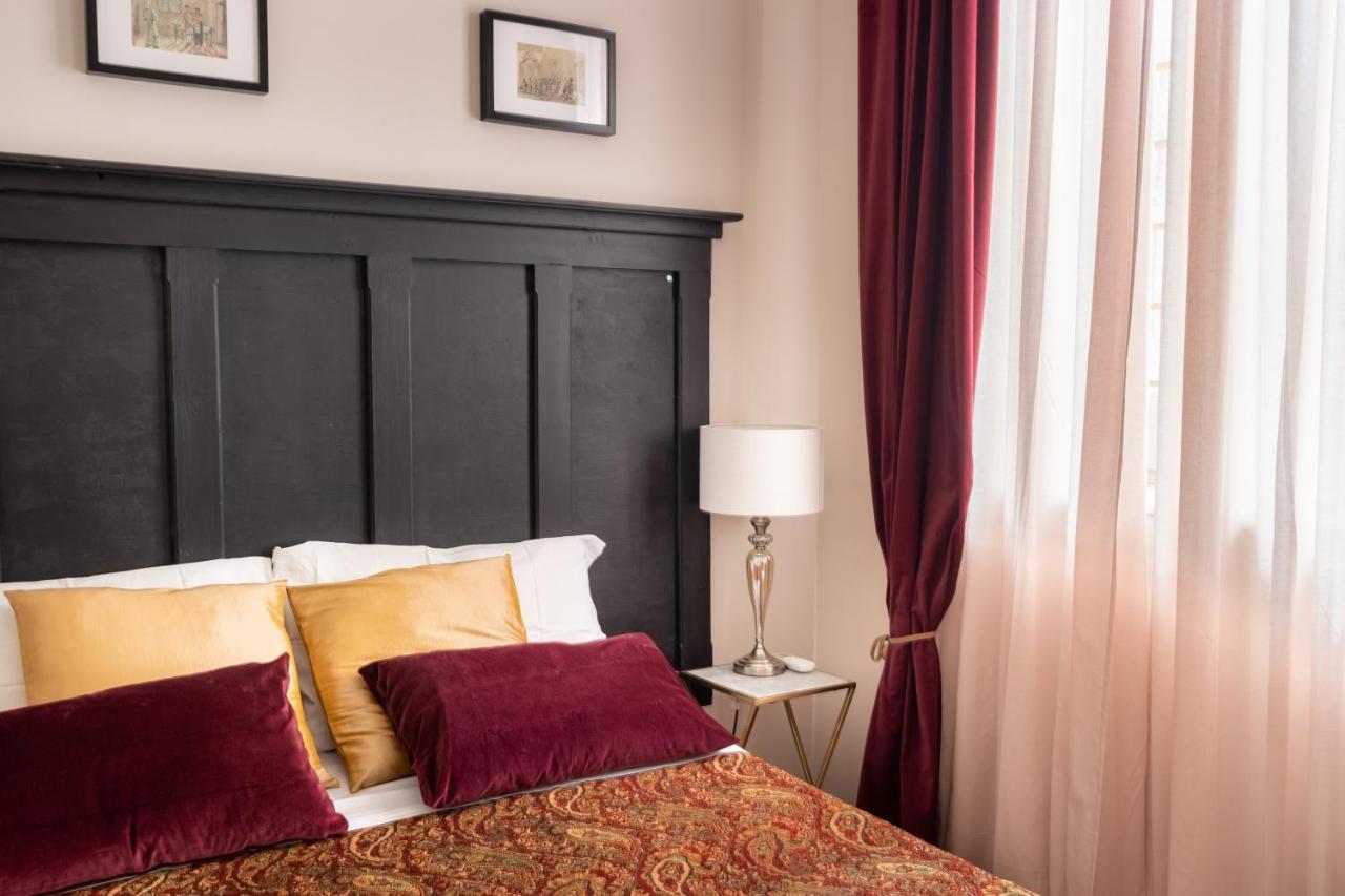 Donna Maddalena Bed & Breakfast *